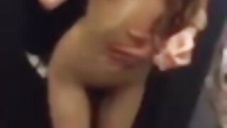 Mješovita irska/ruska/poljska porno glumica Ariel X ima egzotičan izgled. Ona nosi drski kostim od lateksa na snimanju vruće lezbijske scene seksa. Besplatno pogledajte paket pornografskih klipova sa oznakom X na anysex-u.